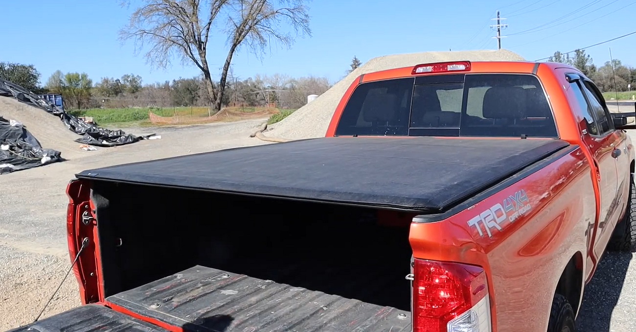 tyger auto t1 soft roll up truck bed tonneau cover